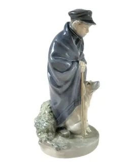 Royal Copenhagen Hyrde dreng med sin Hund Nr 782