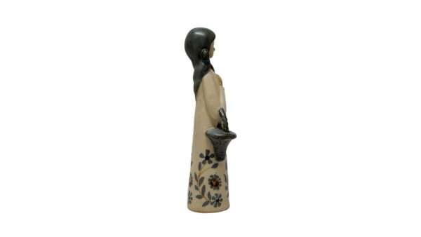 Vintage figur af en kvinde der bærer kurv til blomster - Billede 3