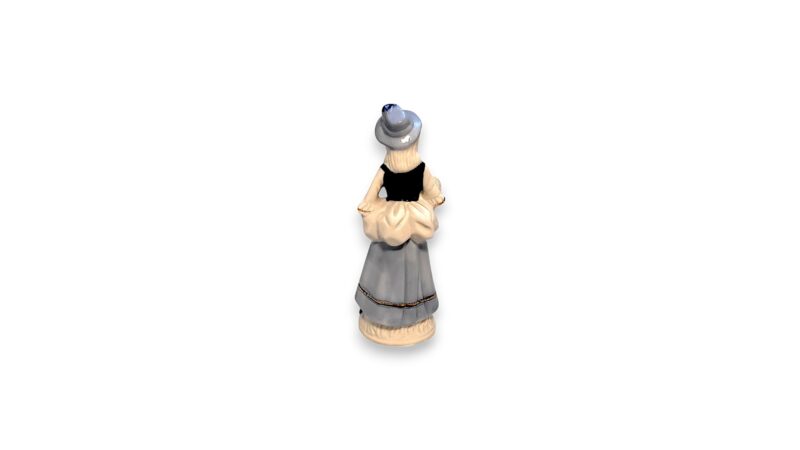 Figur pige med blomster
