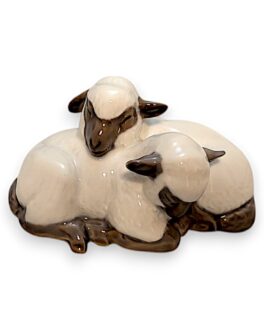 To Lam der sover Royal Copenhagen figur nr. 2769