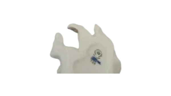 Hvid figur af isbjørneunge Royal Copenhagen figur no. 729