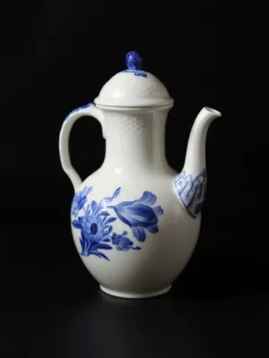 Blå Blomst Flettet Kaffekande nr. 6818 fra Royal Copenhagen