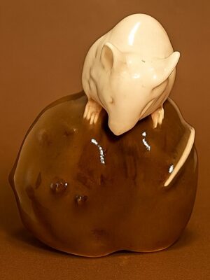 Royal Copenhagen nr.0511 mus på kastanie af Erik Nielsen