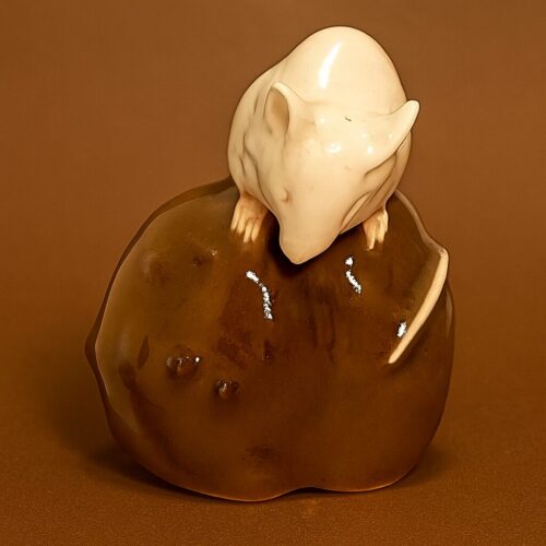 Copilot_20251030_014922 Royal Copenhagen nr.0511 mus på kastanie af Erik Nielsen