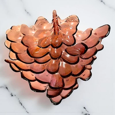 Fransk 20.århundrede drueklase formet Rødlig skål