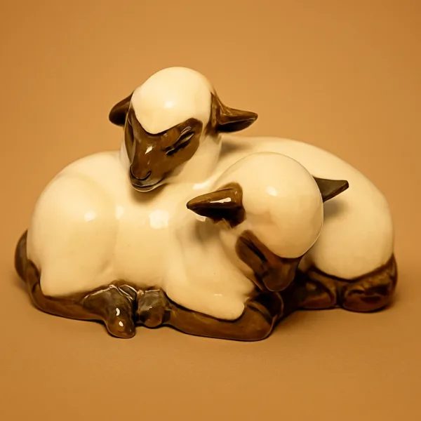 To Lam der sover Royal Copenhagen figur nr. 2769