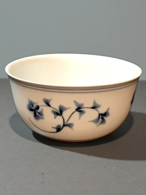 Smuk Noblesse Stor rund skål med blå ranker