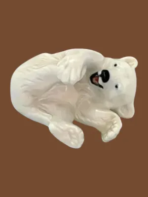 Bjørne unge fra Royal Copenhagen nr 779-2-Photoroom Hvid figur af isbjørneunge Royal Copenhagen nr.729