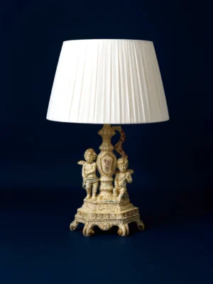 Unik kerubisk design, fransk Bordlampe med klo fødder