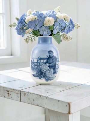 Royal Copenhagen Vase med Fiskermotiv – Håndmalet