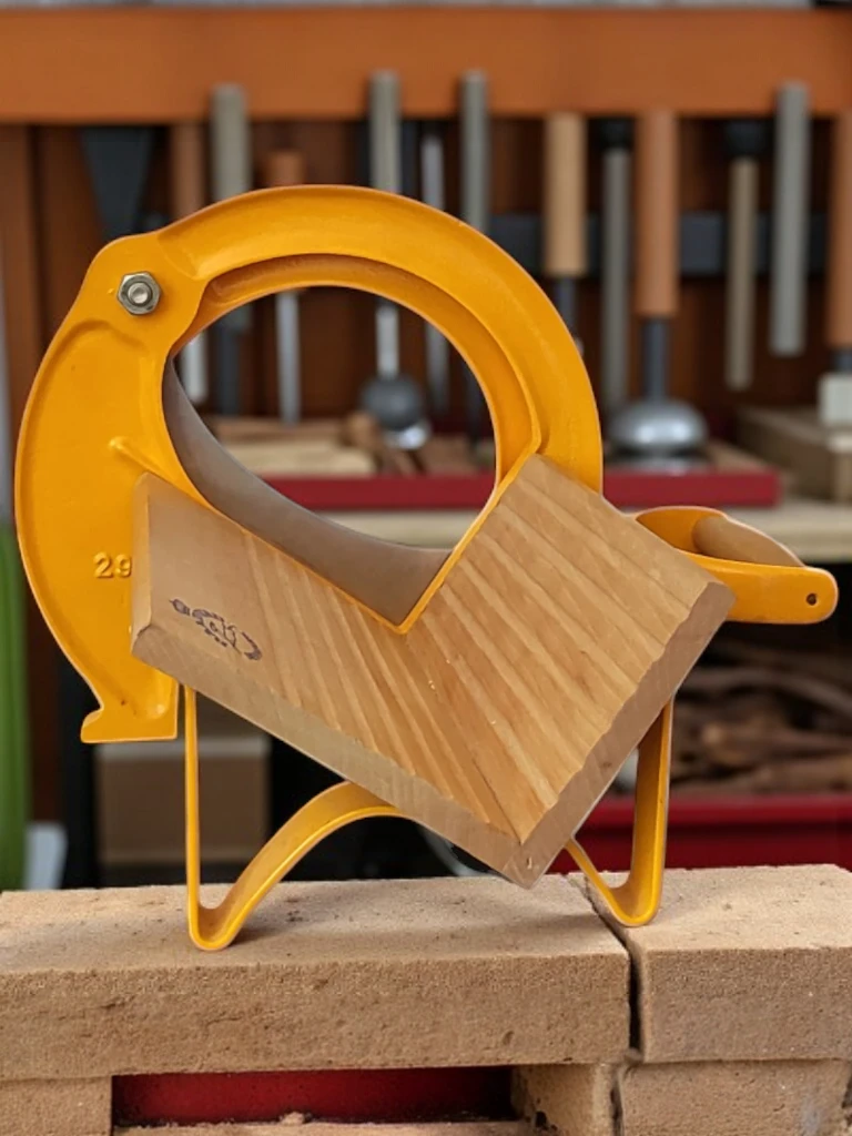 Raadvad Brødmaskine Tidløs Design med flot skær-