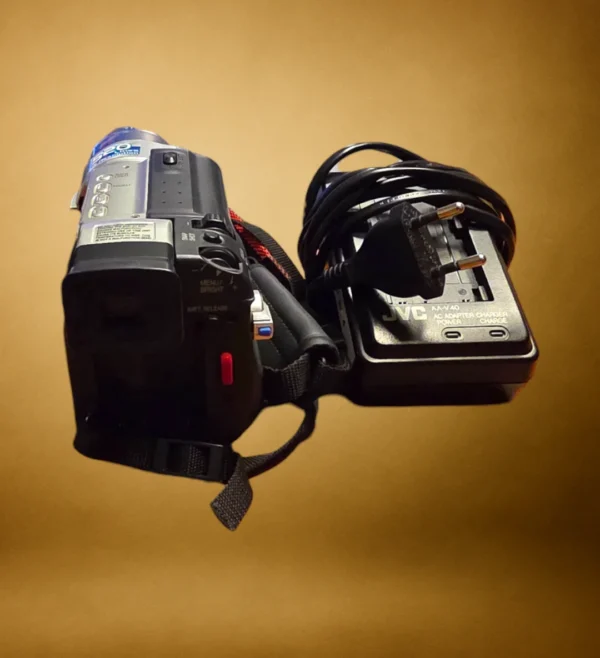 video kamera jvc nrGR-DVL167EG-med lader