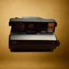 Frontvisning af Polaroid Image 2 instantkamera fra Spectra-serien – retro design med bredformat objektiv og indbygget blitz.