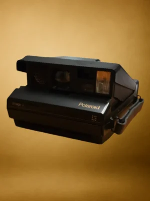 Frontvisning af Polaroid Image 2 instantkamera fra Spectra-serien – retro design med bredformat objektiv og indbygget blitz.