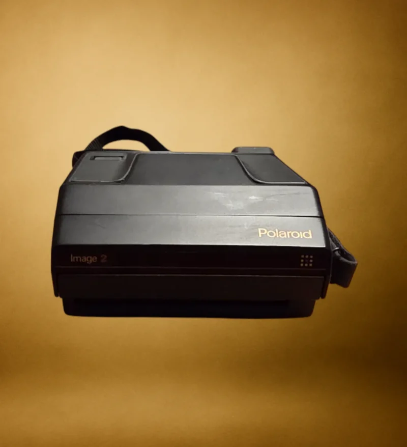 Polaroid Image 2 kamera åbnet og klar til film – klassisk Spectra-model med automatisk fokus og eksponering.