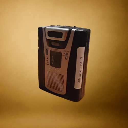 “Sony digital diktafon med indbygget mikrofon og kompakt model til lydoptagelse og interviews.”