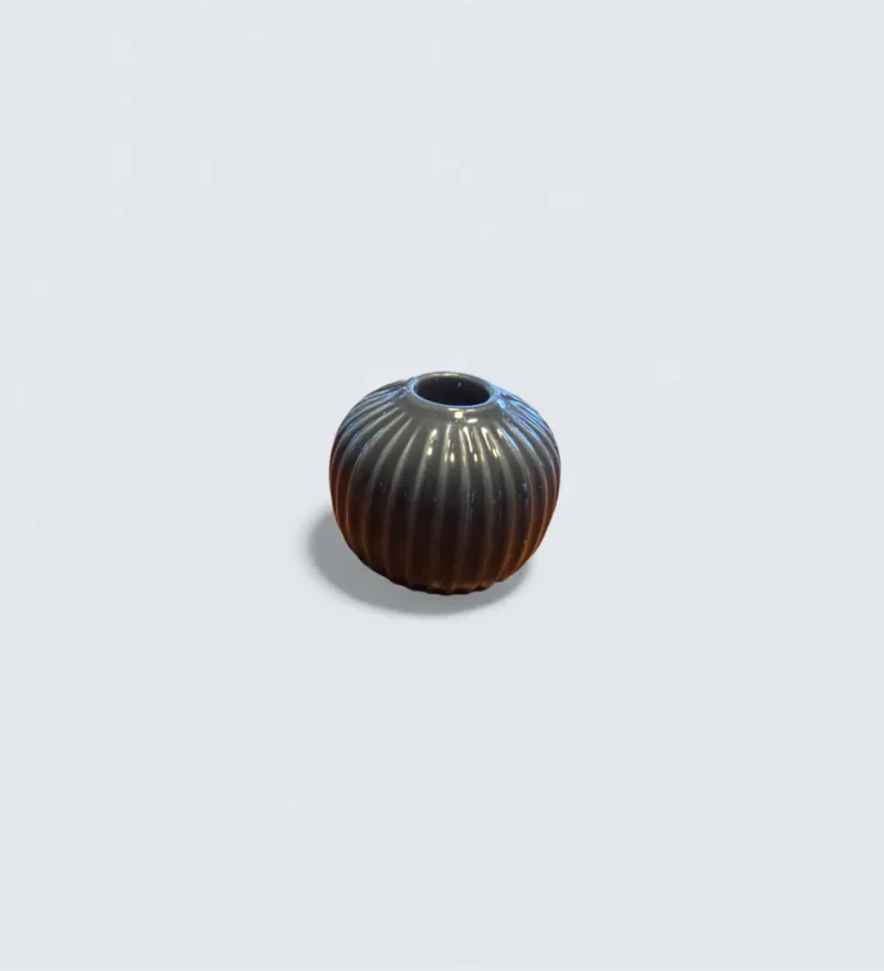Kähler Hammershøi lysestager grå porcelæn – Hans‑Christian Bauer design, 2 stk.-fra side