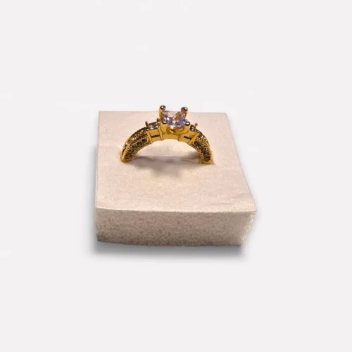 Ring med kubiske zirkonsten Guldbelagt – Elara (EU str. 54)