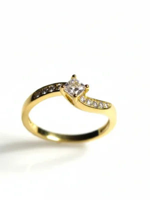 Ring med kubiske zirkonsten Guldbelagt – Alva (EU str. 54)