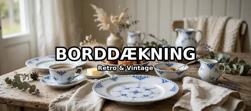 Vintage borddækning med Royal Copenhagen Musselmalet porcelæn - tallerkner, kopper og skåle på rustikt træbord